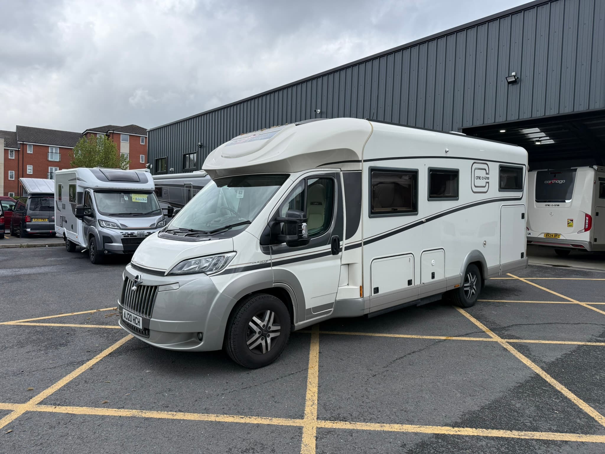 Used Carthago Chic C-Line T 4.9 LE — Carthago Chic C-Line T 4.9 LE
