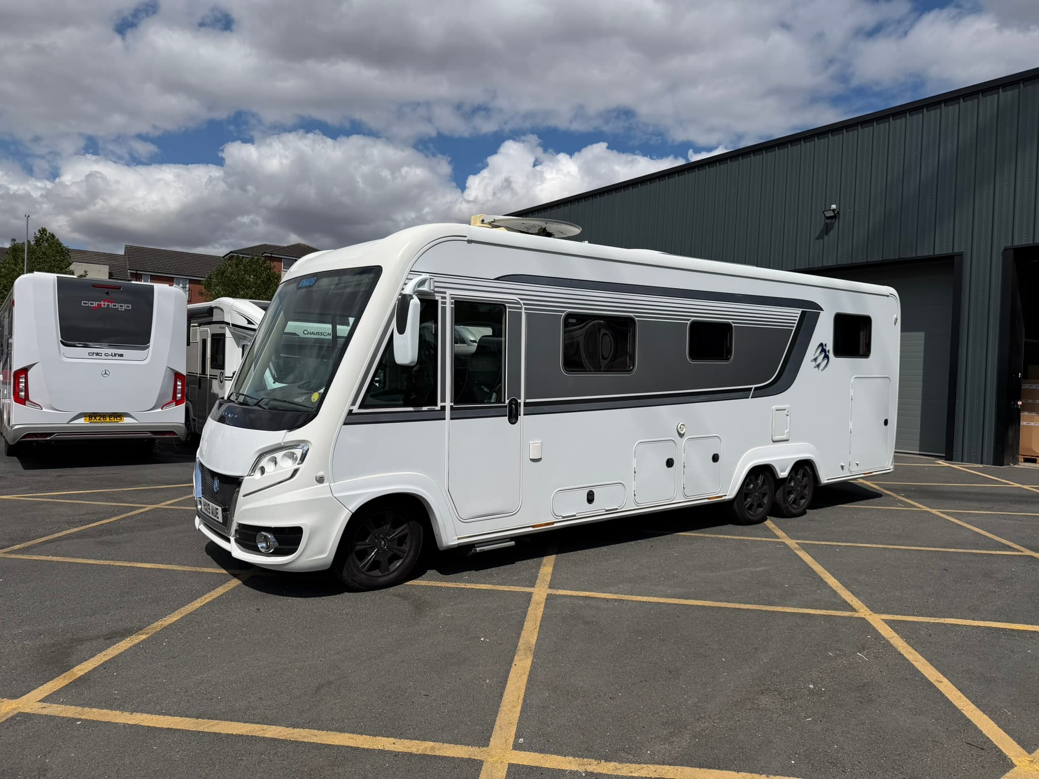 Used Knaus Sun I 900 LX — Knaus Sun I 900 LX