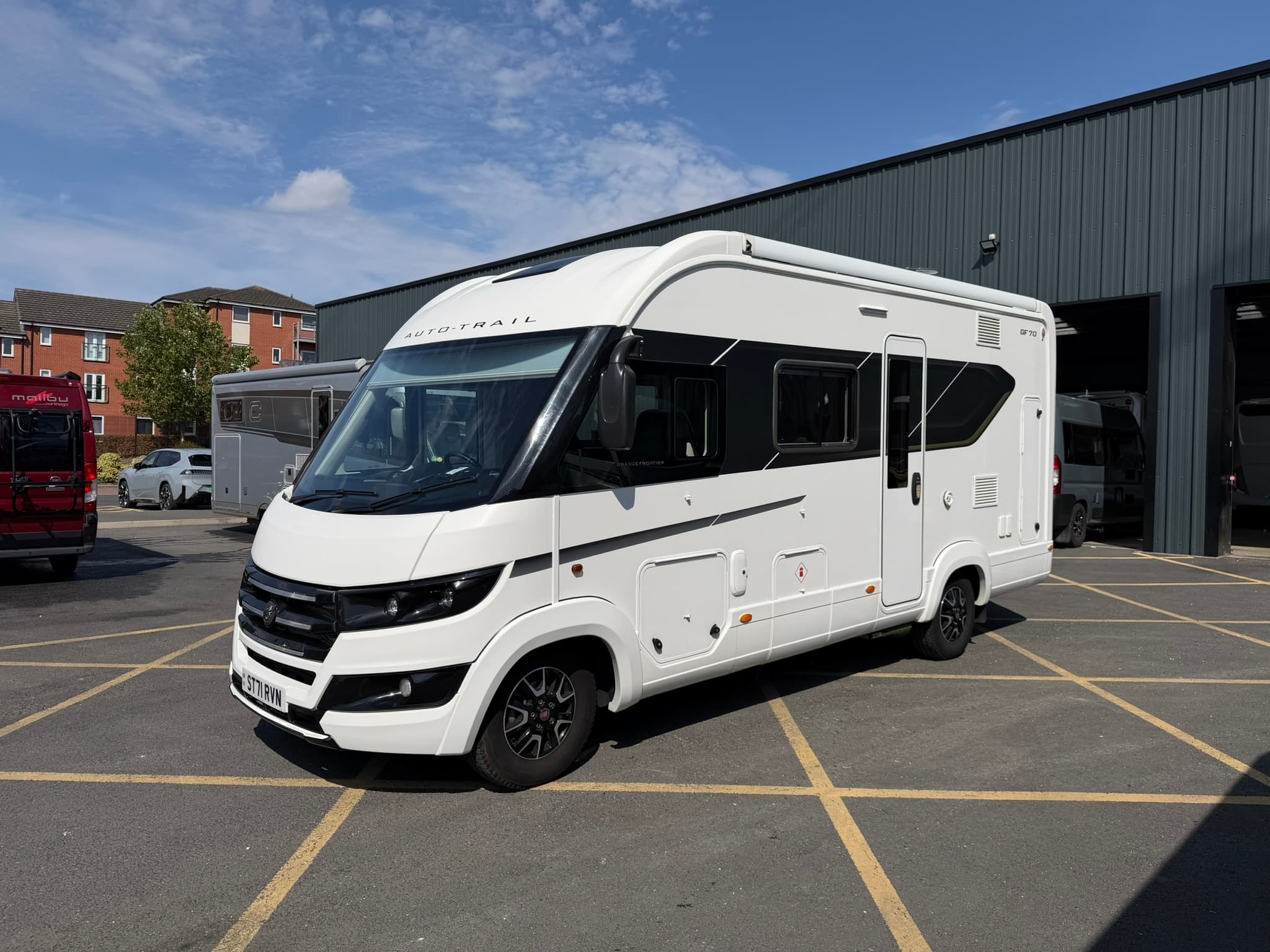 Used Auto-Trail Grande Frontier 70 — Auto-Trail Grande Frontier 70