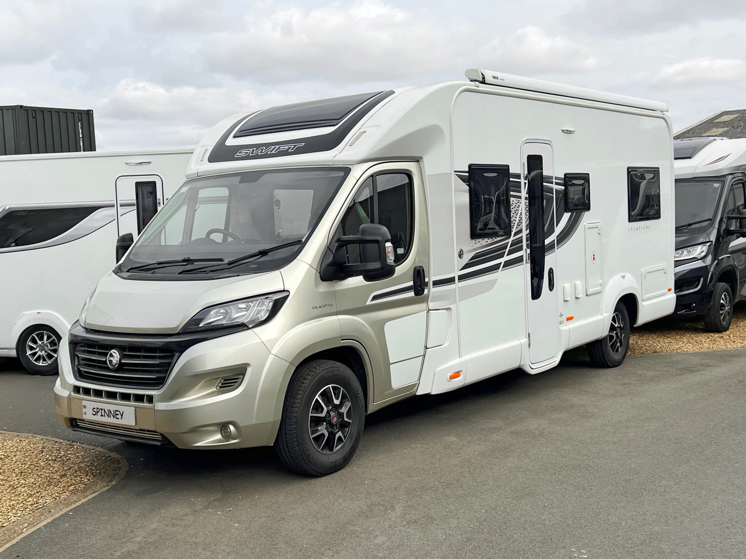 Swift Champagne 674 — Swift Champagne 674