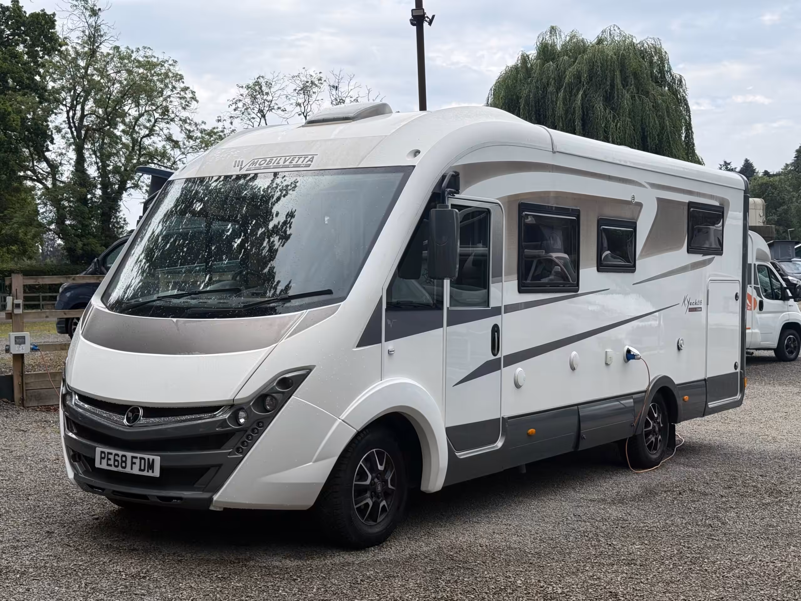 Mobilvetta K-Yacht Teknoline 85 — Mobilvetta K-Yacht Teknoline 85