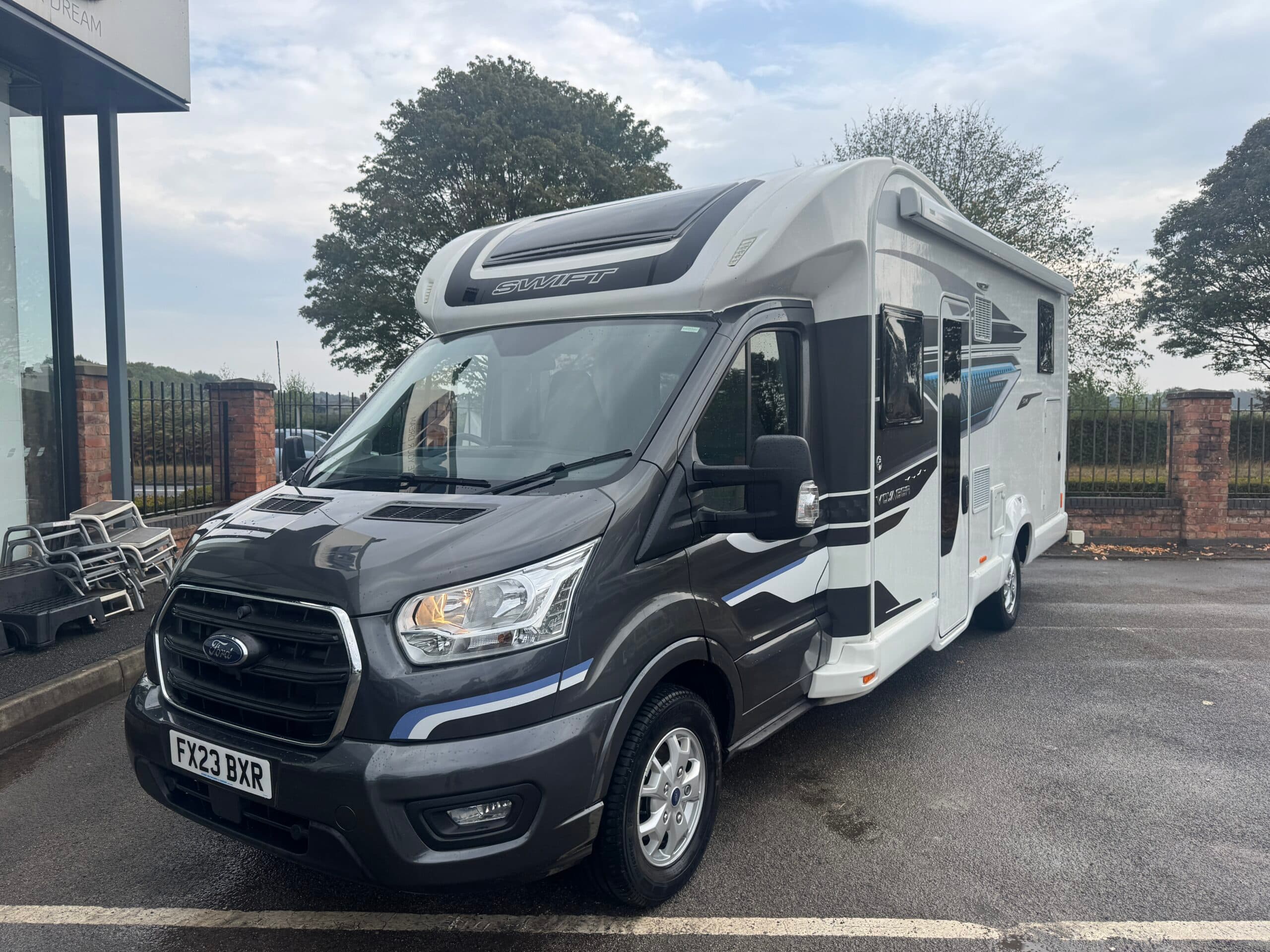 Swift Voyager 584 — Swift Voyager 584