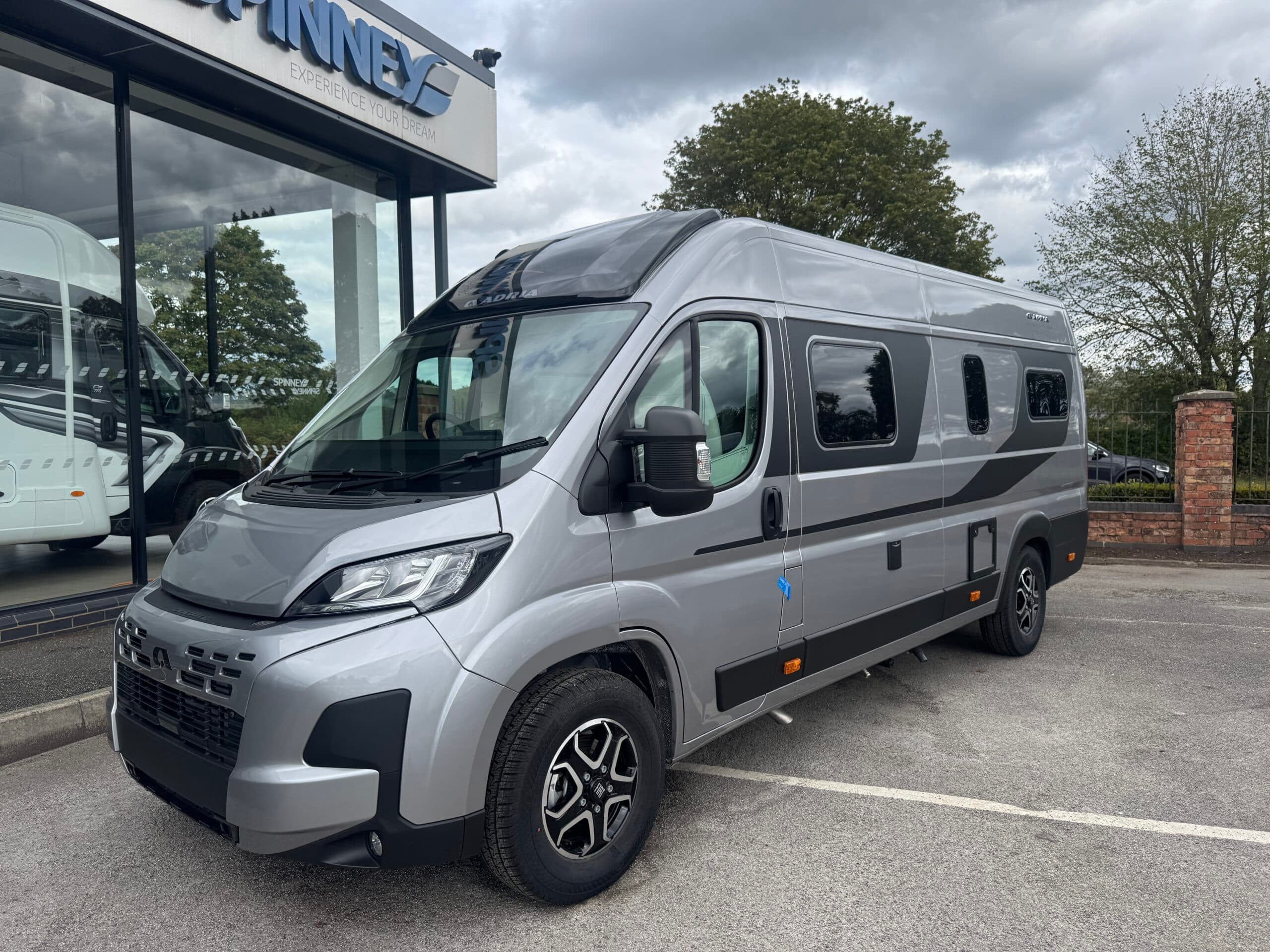 Adria Twin Select 640 SGX — Adria Twin Select 640 SGX